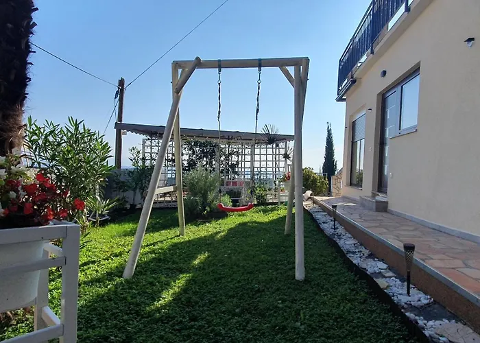 Nikolla 빌라 로브란