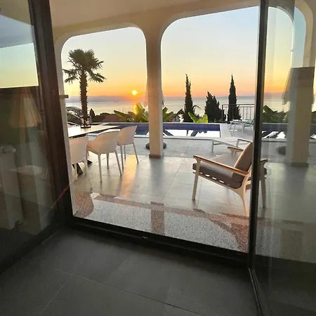 Villa Nikolla *